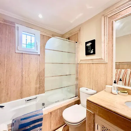 Majestic Gardens 2 Bedroom Apartment Casares
