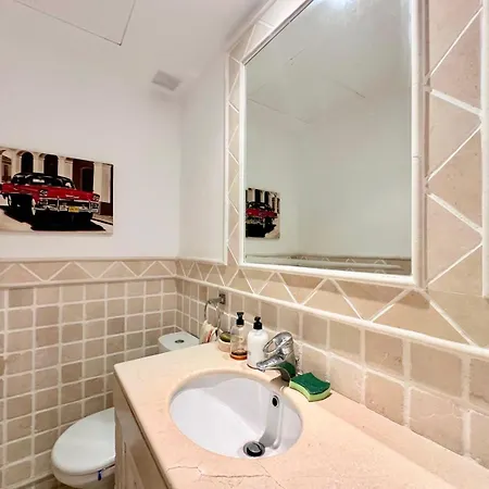 Majestic Gardens 2 Bedroom Apartment *