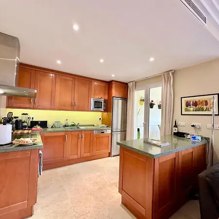Majestic Gardens 2 Bedroom Apartment *